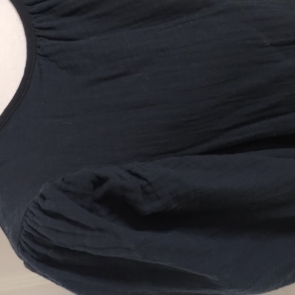 Universal Thread women's XL black gauge material puff sleeve blouse - Picture 3 of 10